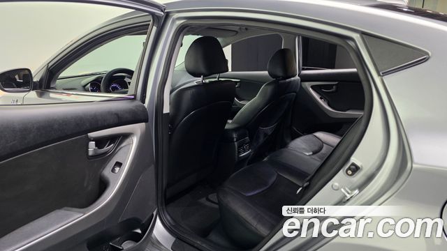 Hyundai AVANTE 2014 — photo 16
