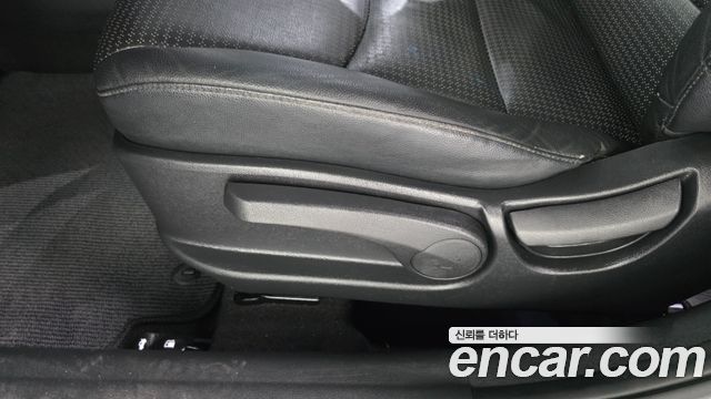 Hyundai AVANTE 2014 — photo 31