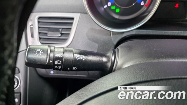 Hyundai AVANTE 2014 — photo 33