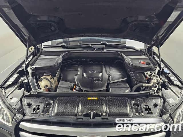 Mercedes-Benz GLS-Class 2024 — photo 6