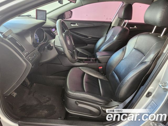Hyundai Sonata 2012 — photo 13