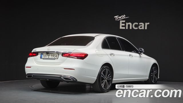 Mercedes-Benz E-Class 2021 — photo 2