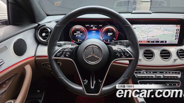 Mercedes-Benz E-Class 2021 — photo 18