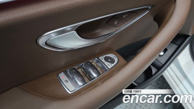 Mercedes-Benz E-Class 2021 — photo 19