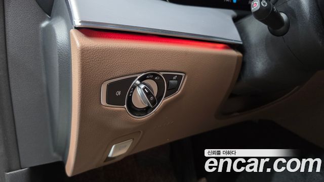 Mercedes-Benz E-Class 2021 — photo 21