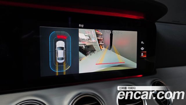 Mercedes-Benz E-Class 2021 — photo 24