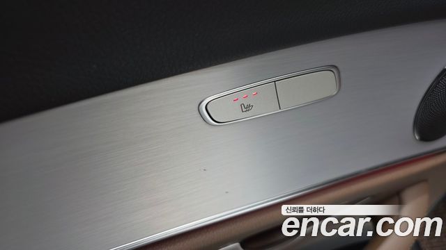 Mercedes-Benz E-Class 2021 — photo 29