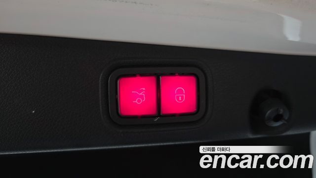 Mercedes-Benz E-Class 2021 — photo 32