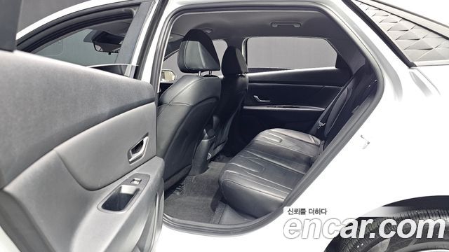Hyundai AVANTE 2024 — photo 17