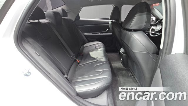 Hyundai AVANTE 2024 — photo 18