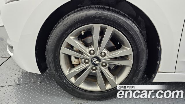 Hyundai AVANTE 2016 — photo 5