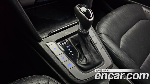 Hyundai AVANTE 2016 — photo 9
