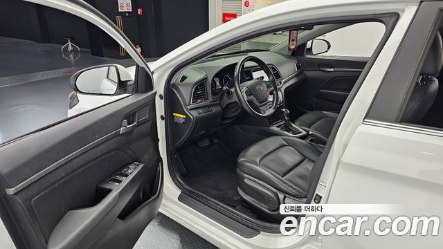 Hyundai AVANTE 2016 — photo 10