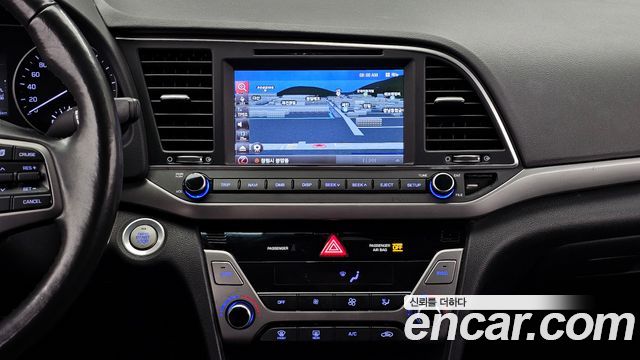 Hyundai AVANTE 2016 — photo 14