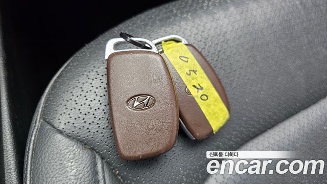 Hyundai AVANTE 2016 — photo 19