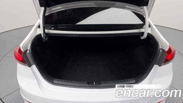 Hyundai AVANTE 2016 — photo 20