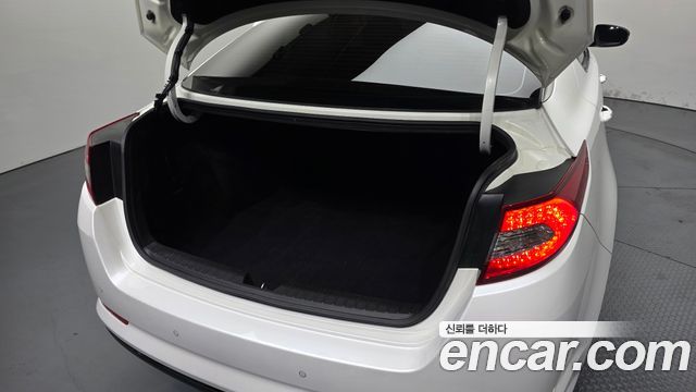 Kia K5 2013 — photo 32