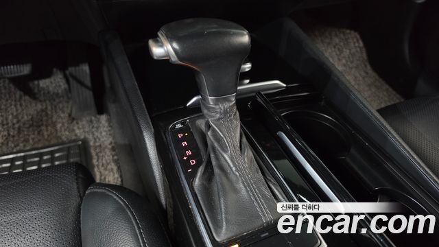 Kia K7 2016 — photo 12