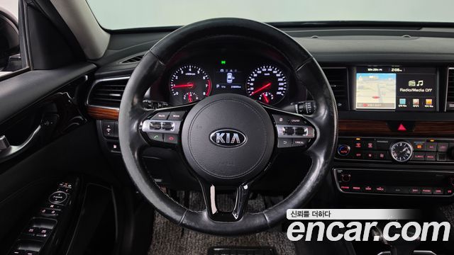 Kia K7 2016 — photo 18