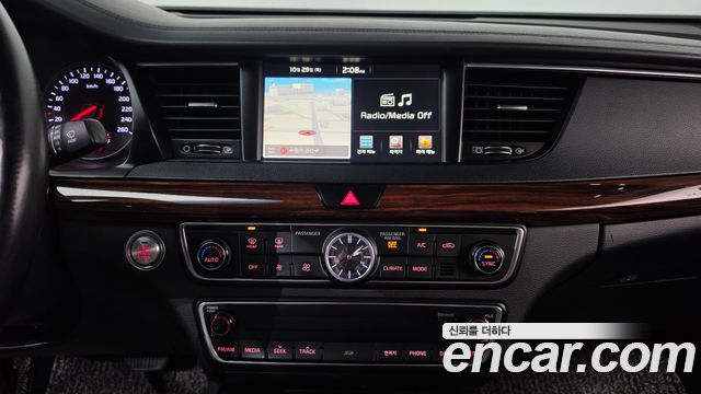 Kia K7 2016 — photo 19