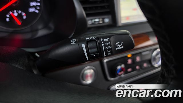 Kia K7 2016 — photo 22