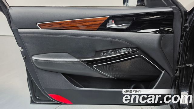 Kia K7 2016 — photo 14