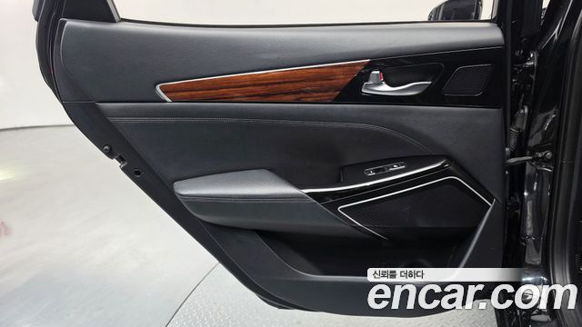 Kia K7 2016 — photo 15
