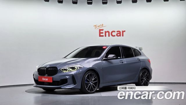 BMW 1-Series 2021 — photo 1