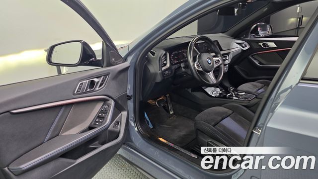 BMW 1-Series 2021 — photo 13
