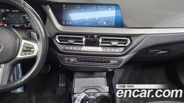 BMW 1-Series 2021 — photo 20