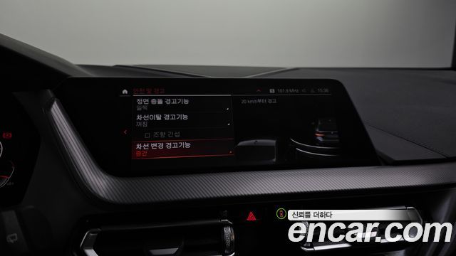 BMW 1-Series 2021 — photo 22