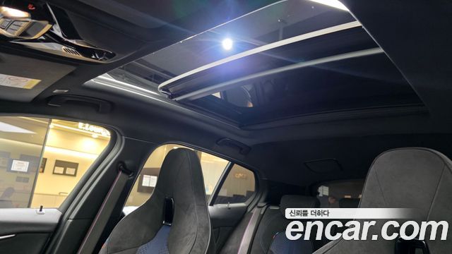 BMW 1-Series 2021 — photo 24