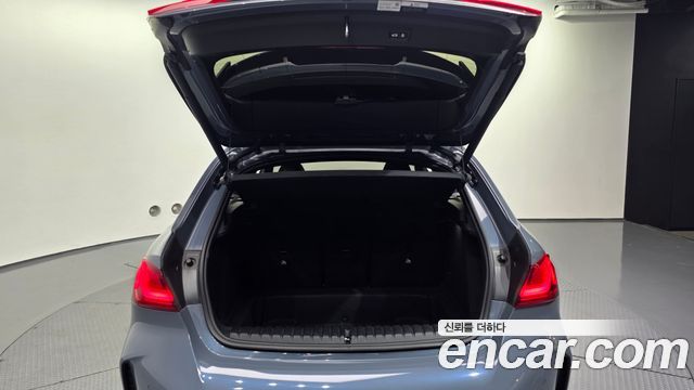 BMW 1-Series 2021 — photo 26