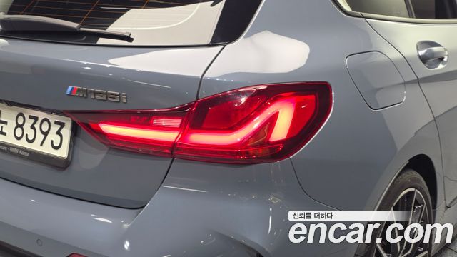 BMW 1-Series 2021 — photo 9