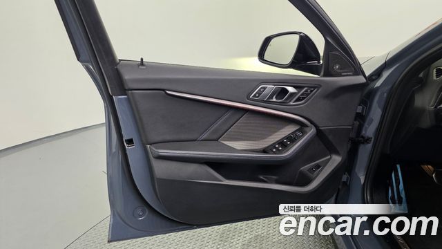 BMW 1-Series 2021 — photo 14