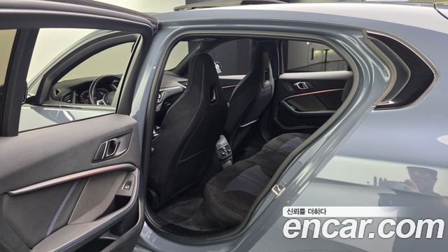BMW 1-Series 2021 — photo 16