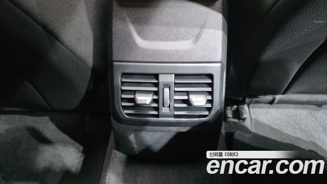 BMW 1-Series 2021 — photo 31