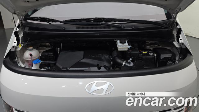 Hyundai Staria 2025 — photo 6