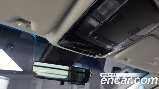 Hyundai Staria 2025 — photo 25