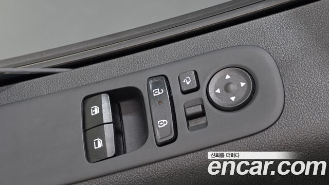 Hyundai Staria 2025 — photo 28