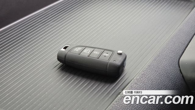 Hyundai Staria 2025 — photo 30