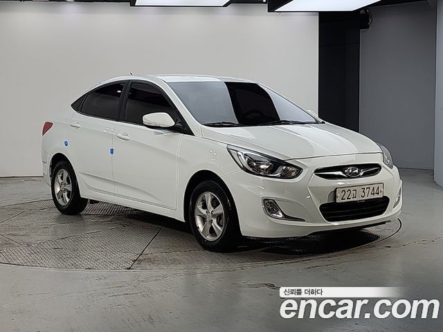 Hyundai Accent 2011 — photo 2