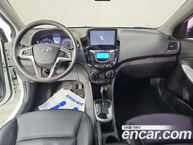 Hyundai Accent 2011 — photo 5