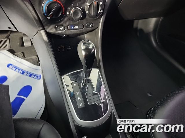 Hyundai Accent 2011 — photo 8