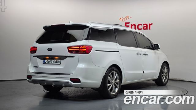 Kia Canival 2020 — photo 2