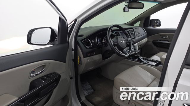 Kia Canival 2020 — photo 10
