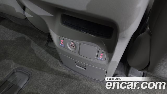 Kia Canival 2020 — photo 17