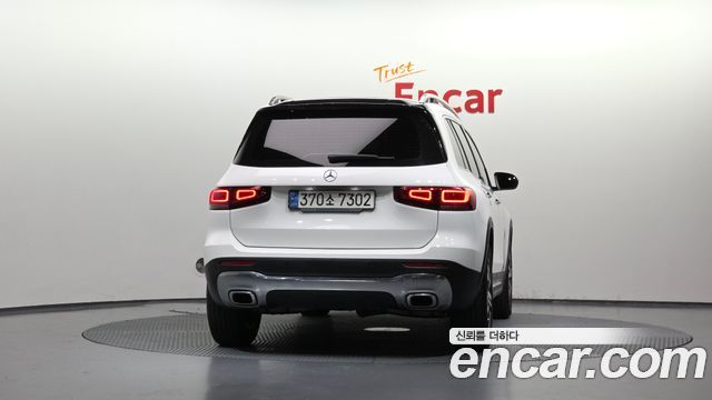 Mercedes-Benz GLB-Class 2021 — photo 4