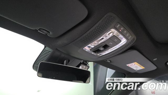 Mercedes-Benz GLB-Class 2021 — photo 24
