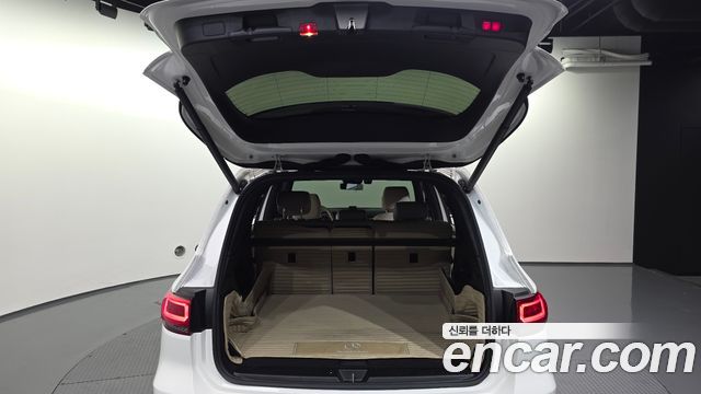Mercedes-Benz GLB-Class 2021 — photo 26